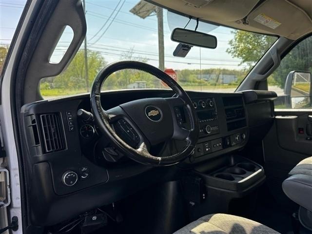 Chevrolet Express Commercial Cutaway 3500 Van 139" 2022