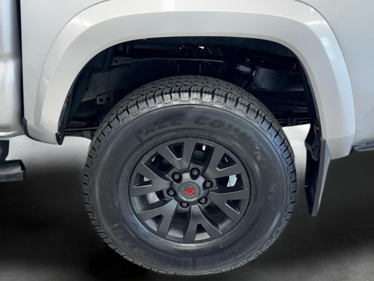 Toyota Tacoma 4WD Double Cab V6 MT TRD Off Road (Natl) 2016