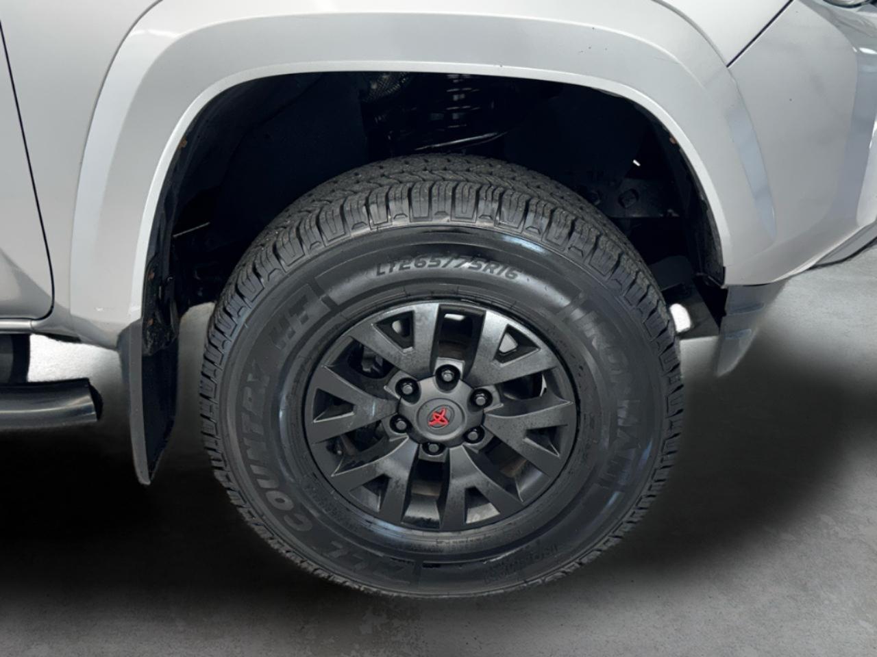 Toyota Tacoma 4WD Double Cab V6 MT TRD Off Road (Natl) 2016