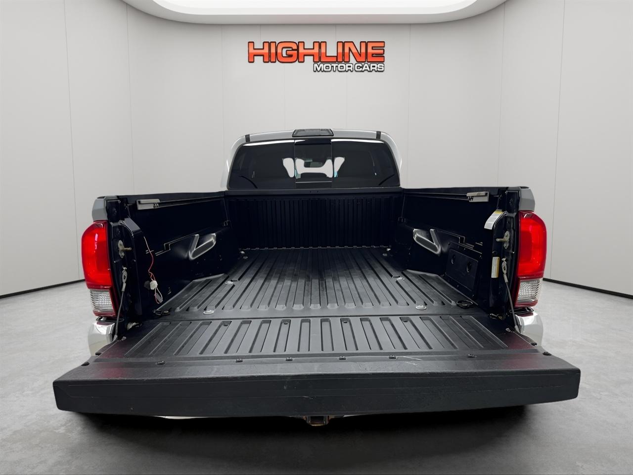 Toyota Tacoma 4WD TRD Off Road Double Cab 6' Bed V6 AT (Natl) 2019