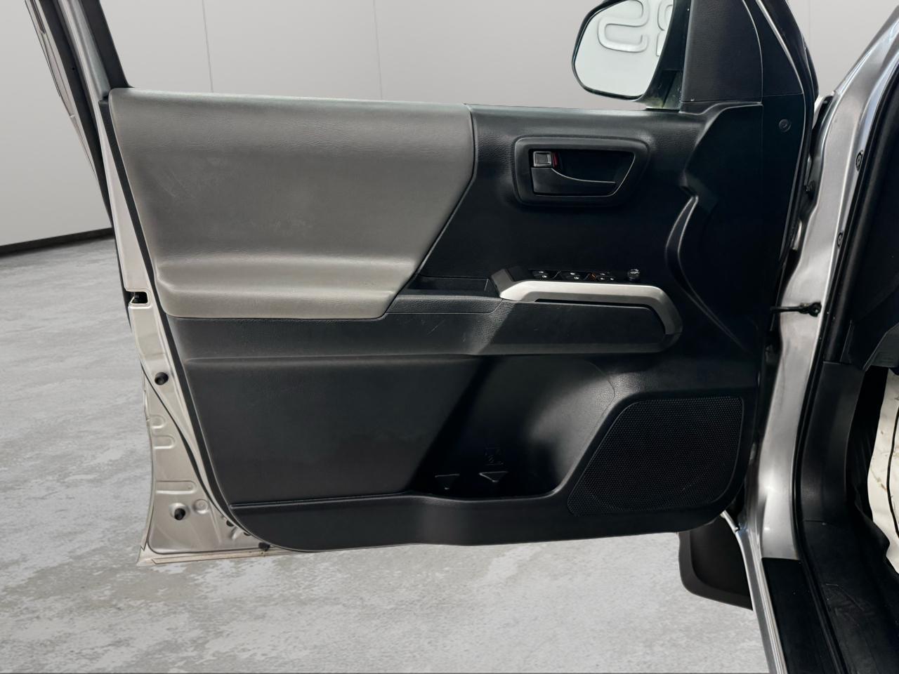 Toyota Tacoma 4WD TRD Off Road Double Cab 6' Bed V6 AT (Natl) 2019