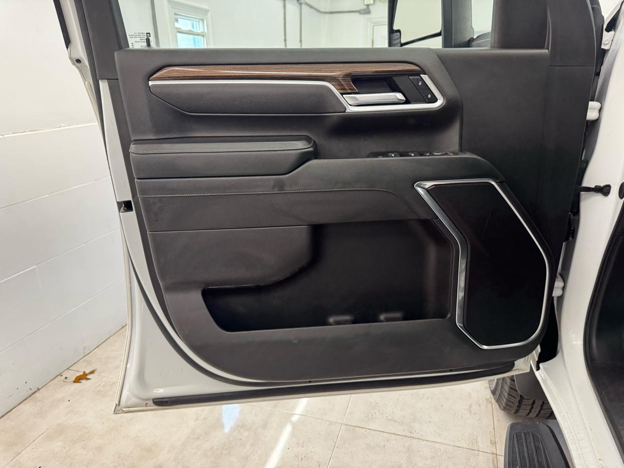 Chevrolet Silverado 2500HD 4WD Crew Cab 159" LT 2025