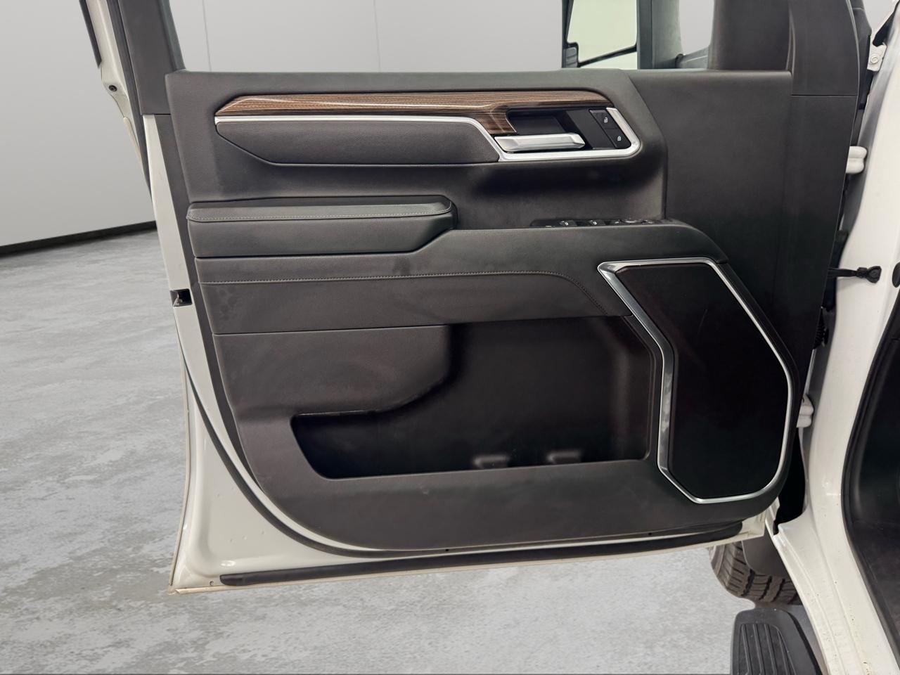 Chevrolet Silverado 2500HD 4WD Crew Cab 159" LT 2025