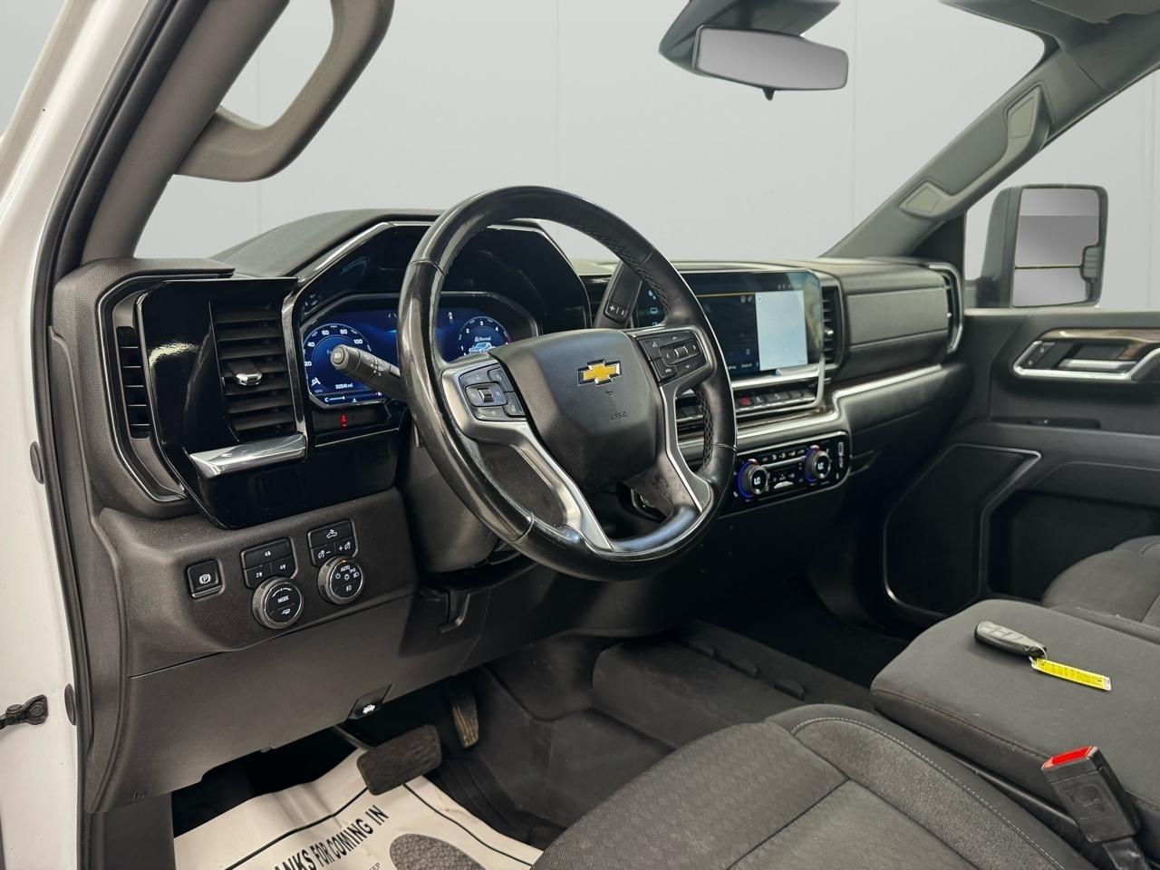 Chevrolet Silverado 2500HD 4WD Crew Cab 159" LT 2025