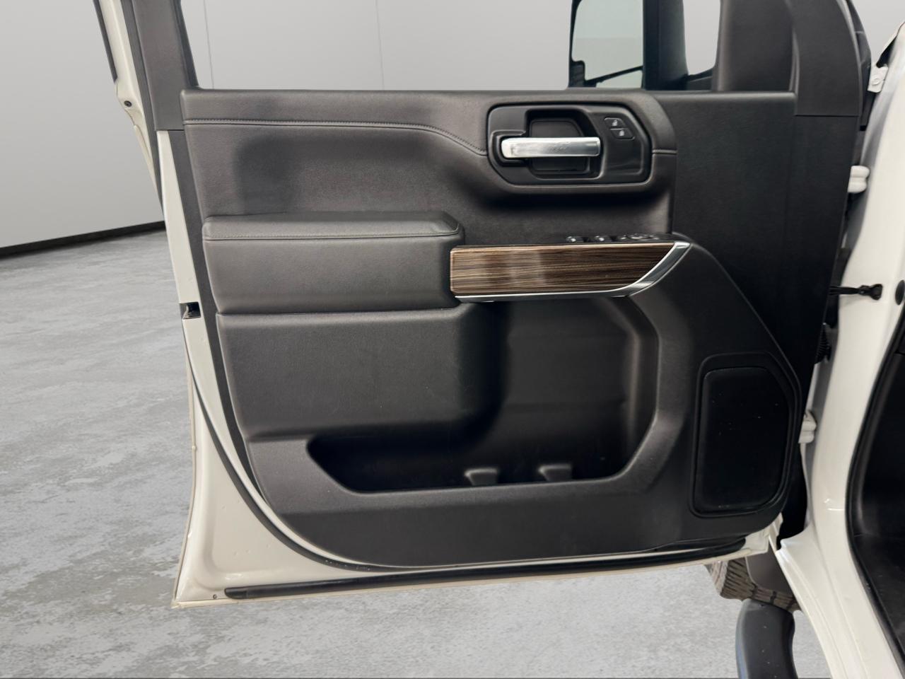 Chevrolet Silverado 3500HD 4WD Crew Cab 172" LT 2020