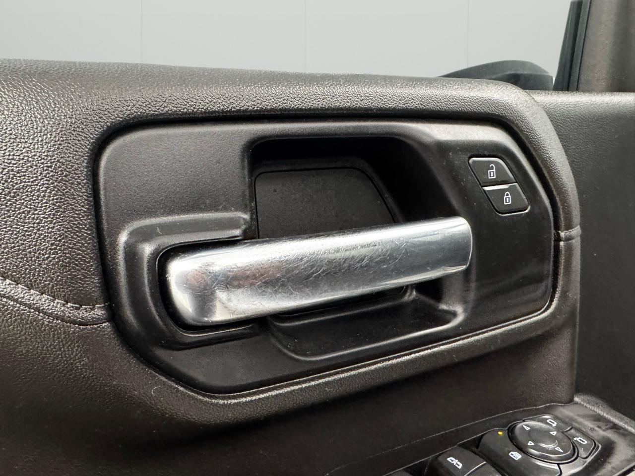 Chevrolet Silverado 3500HD 4WD Crew Cab 172" LT 2020