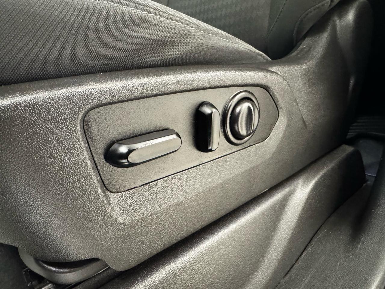 Chevrolet Silverado 3500HD 4WD Crew Cab 172" LT 2020