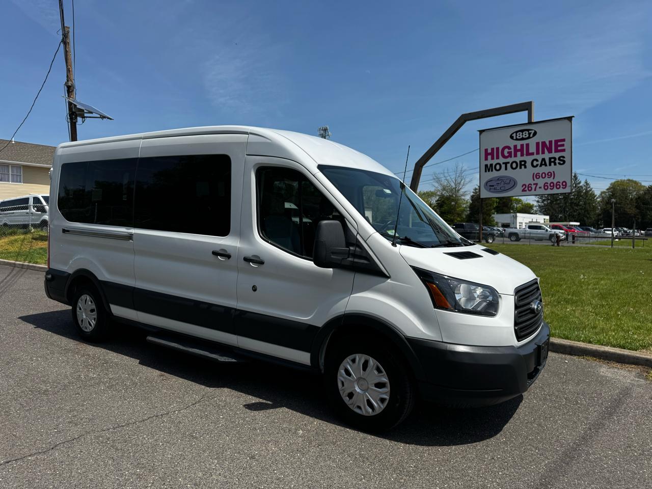 Ford Transit Wagon T-350 148" Med Roof XLT Sliding RH Dr 2017