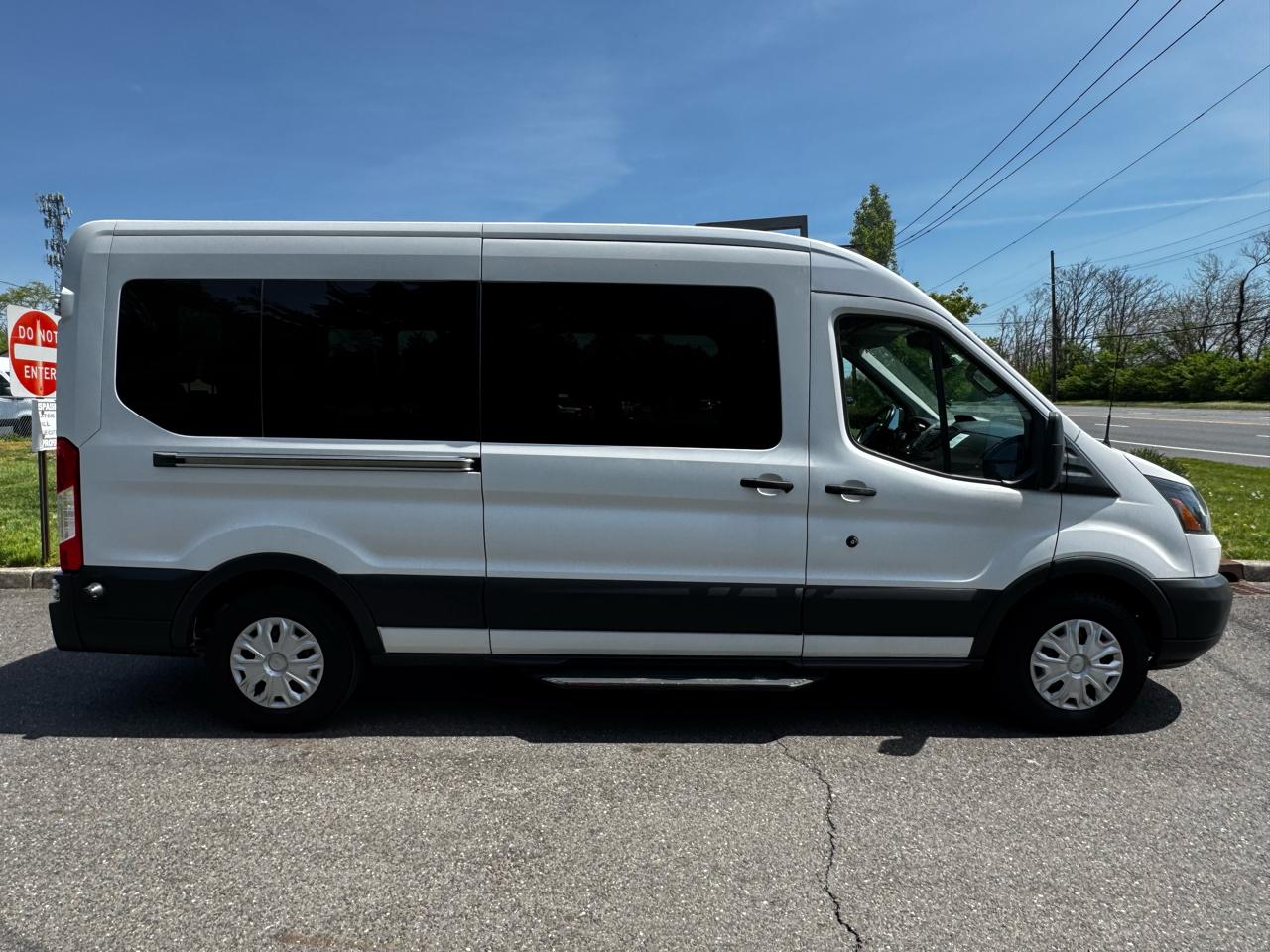 Ford Transit Wagon T-350 148" Med Roof XLT Sliding RH Dr 2017