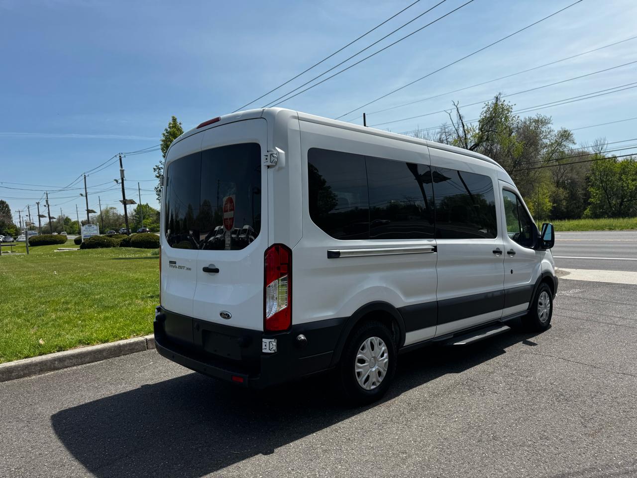 Ford Transit Wagon T-350 148" Med Roof XLT Sliding RH Dr 2017