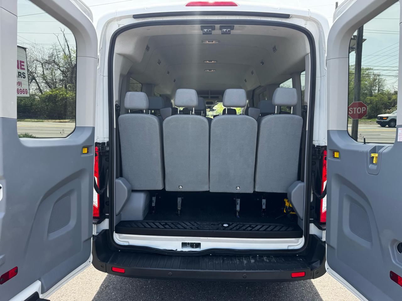 Ford Transit Wagon T-350 148" Med Roof XLT Sliding RH Dr 2017