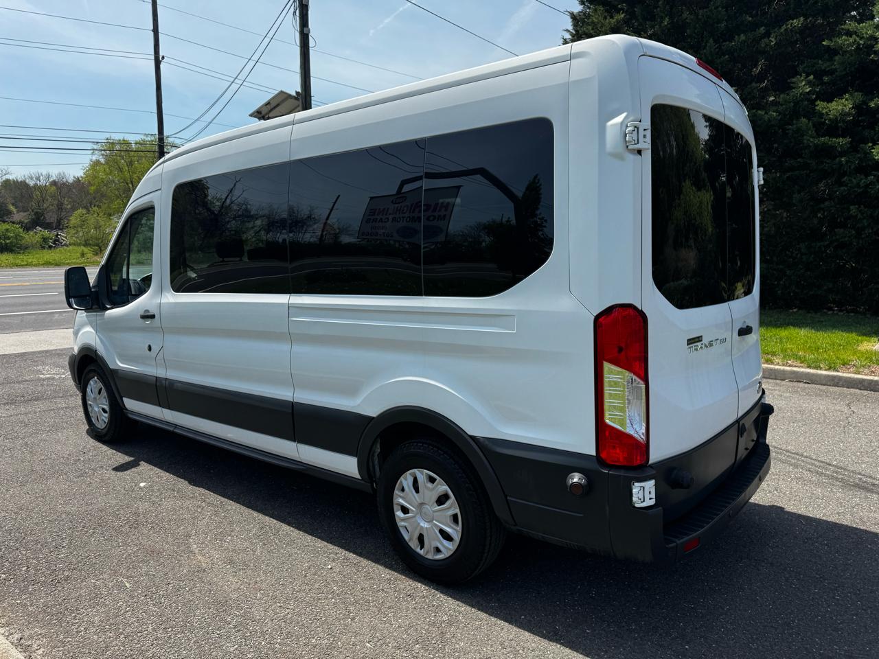 Ford Transit Wagon T-350 148" Med Roof XLT Sliding RH Dr 2017