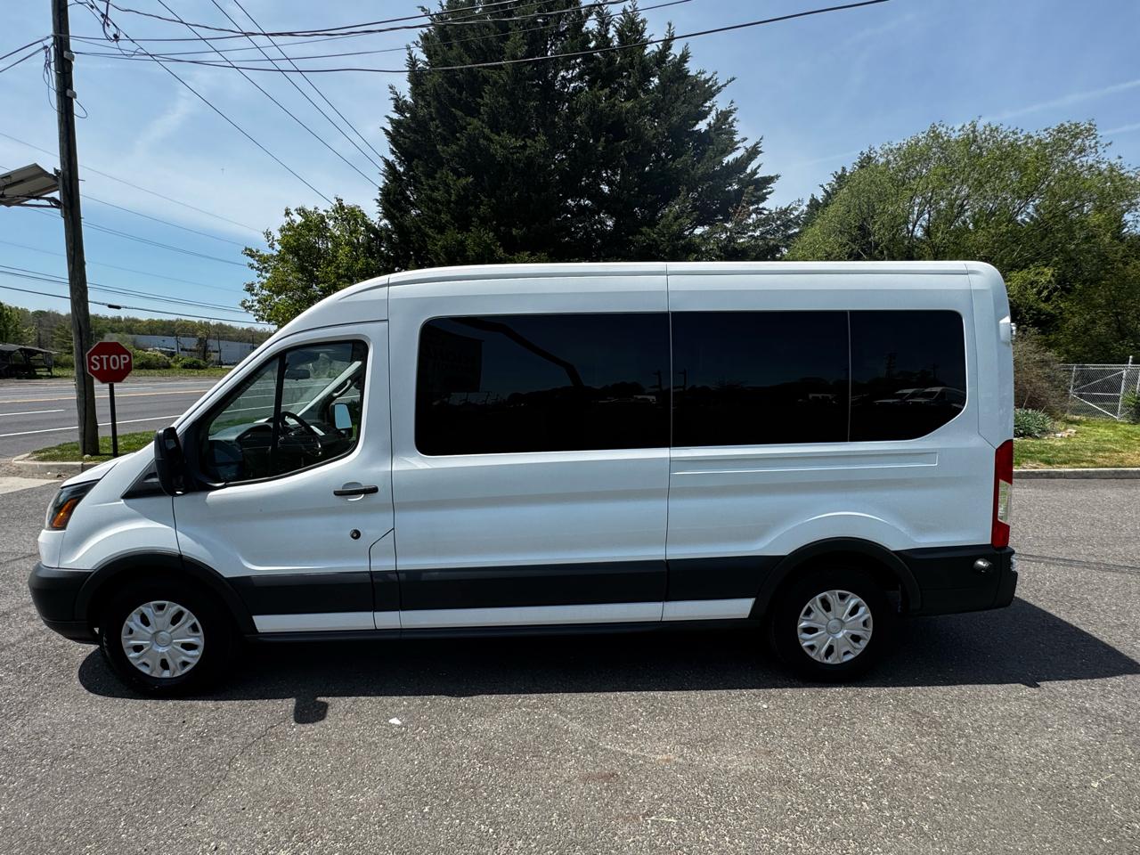 Ford Transit Wagon T-350 148" Med Roof XLT Sliding RH Dr 2017