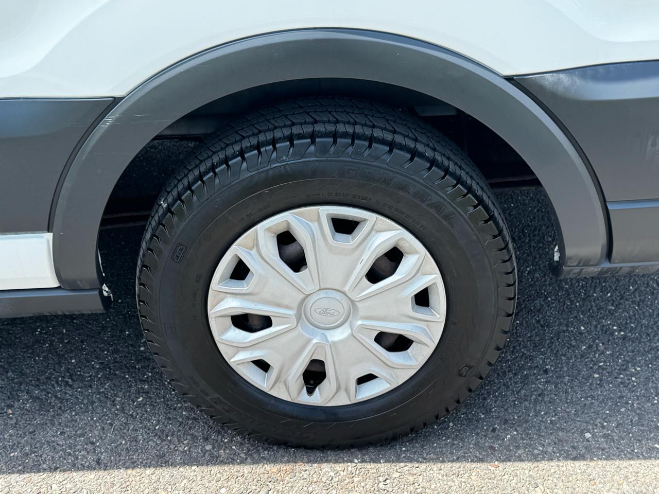 Ford Transit Wagon T-350 148" Med Roof XLT Sliding RH Dr 2017