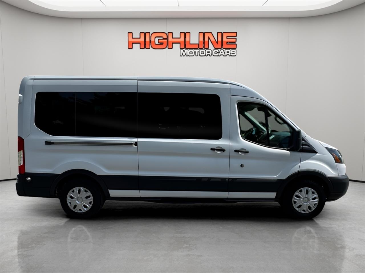 Ford Transit Wagon T-350 148" Med Roof XLT Sliding RH Dr 2017