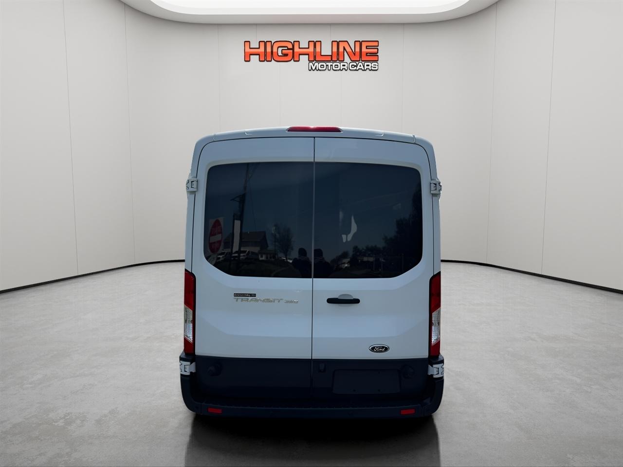 Ford Transit Wagon T-350 148" Med Roof XLT Sliding RH Dr 2017