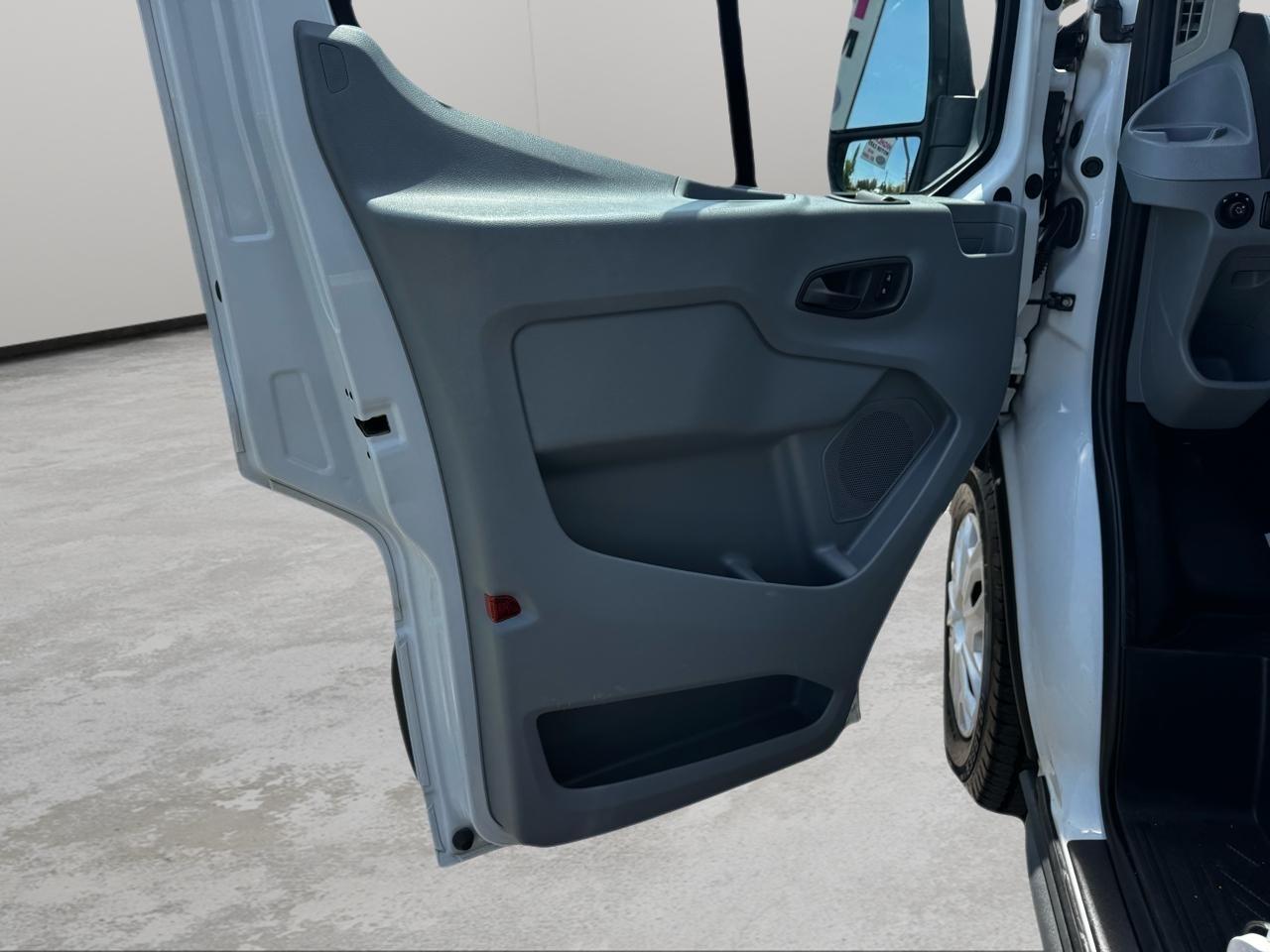 Ford Transit Wagon T-350 148" Med Roof XLT Sliding RH Dr 2017