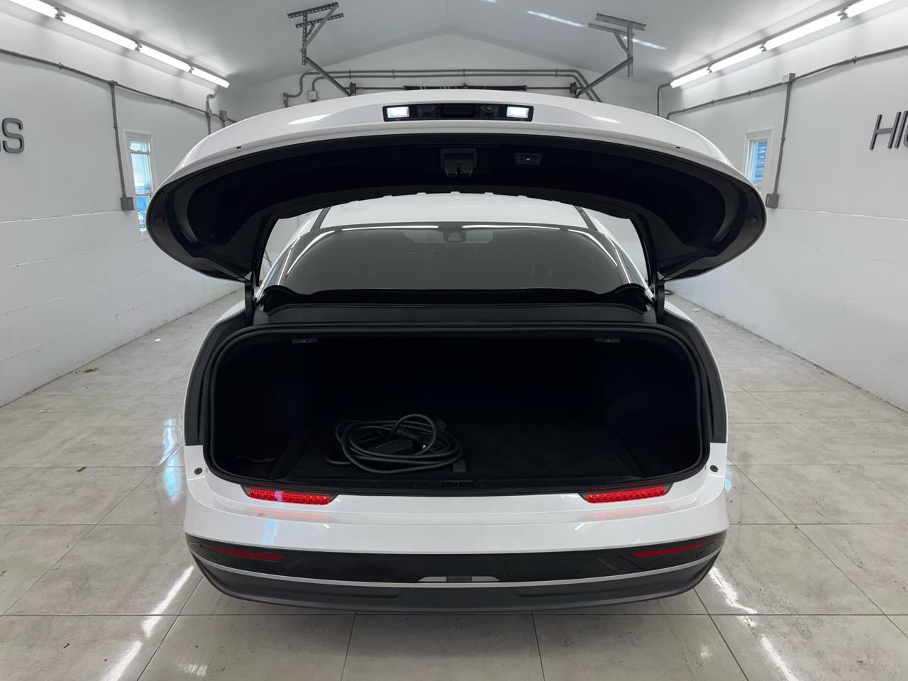 Lucid Air Pure AWD 2023