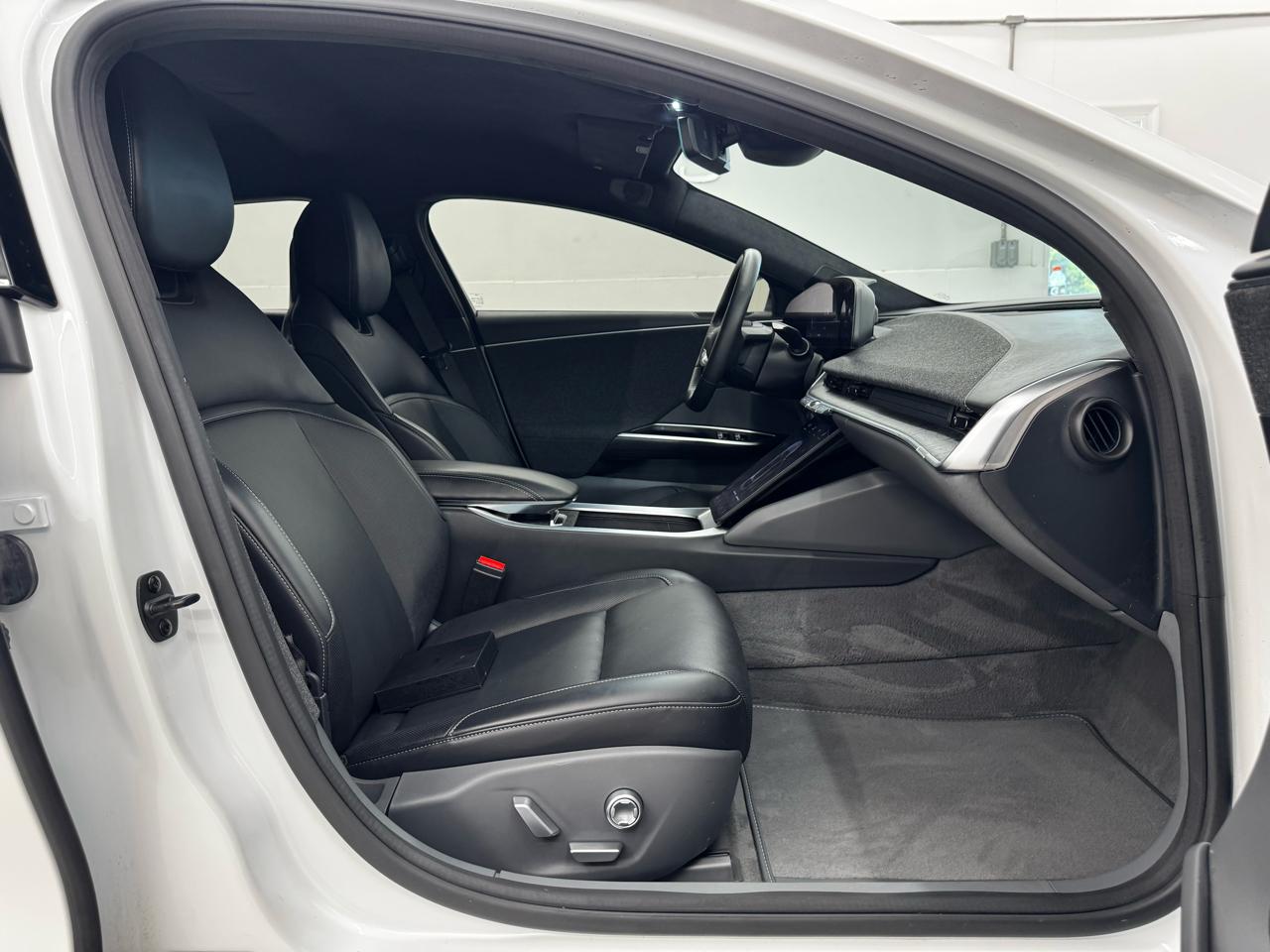 Lucid Air Pure AWD 2023