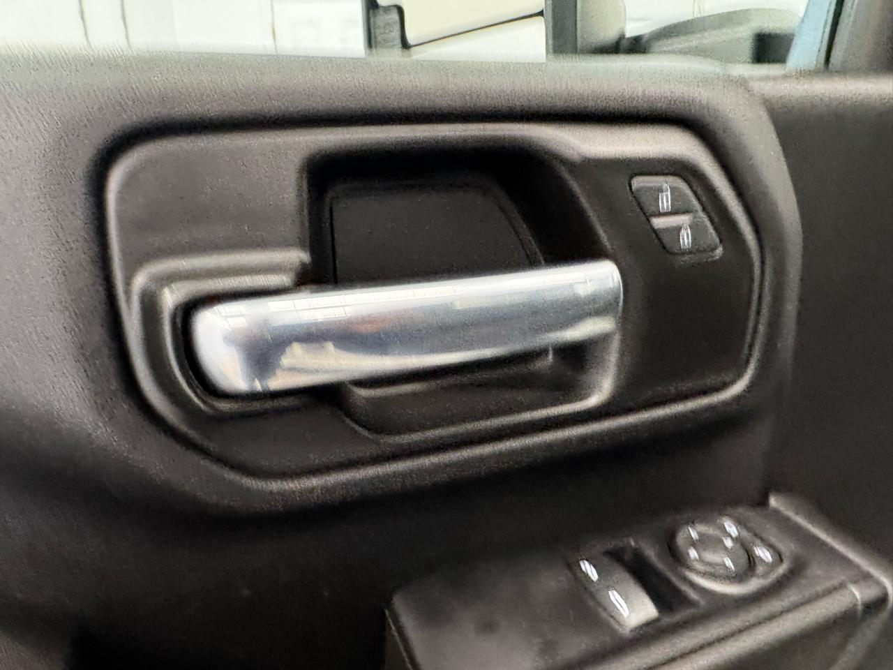 Chevrolet Silverado 2500HD 2WD Reg Cab 142" Work Truck 2022