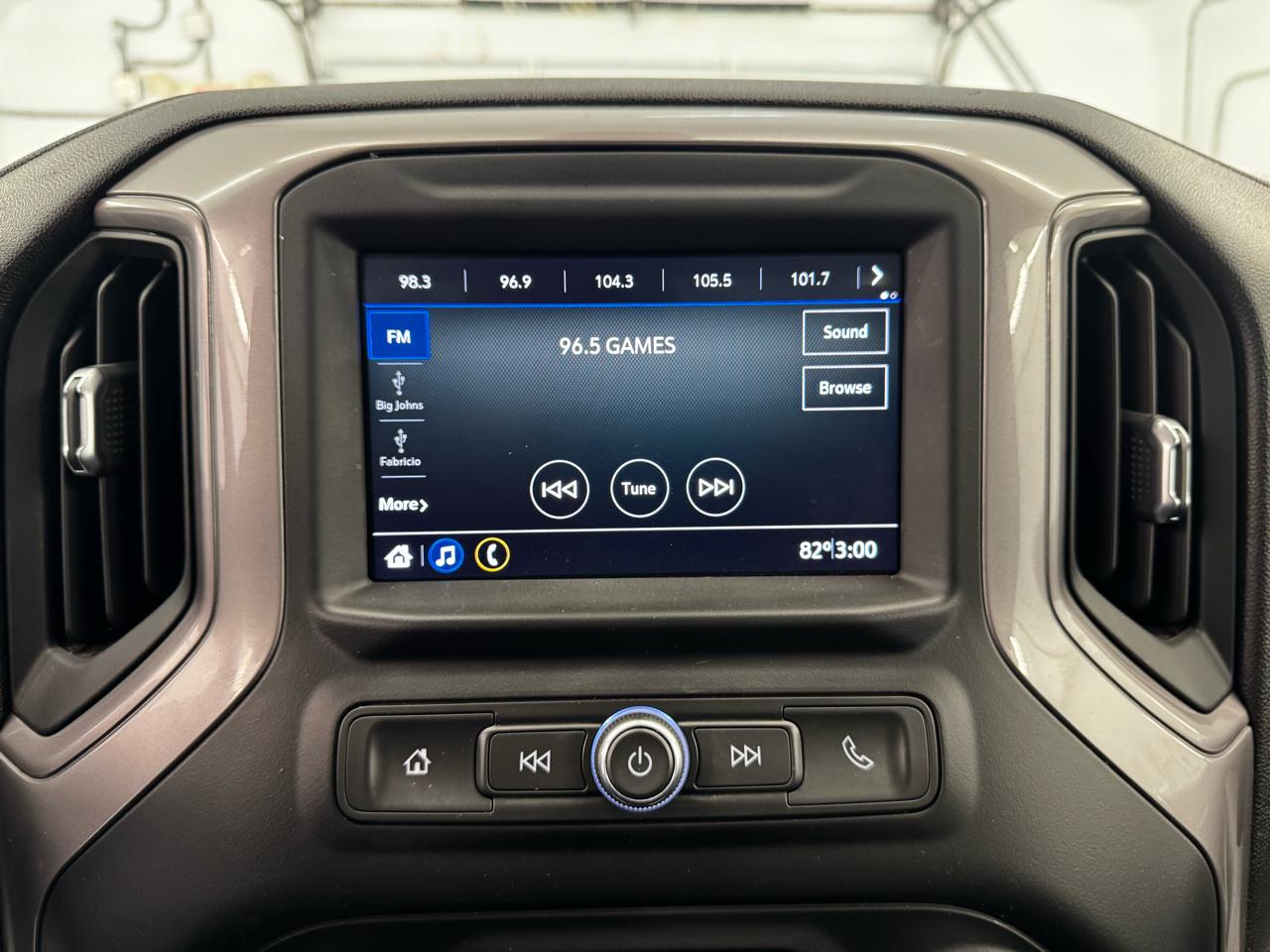 Chevrolet Silverado 2500HD 2WD Reg Cab 142" Work Truck 2022