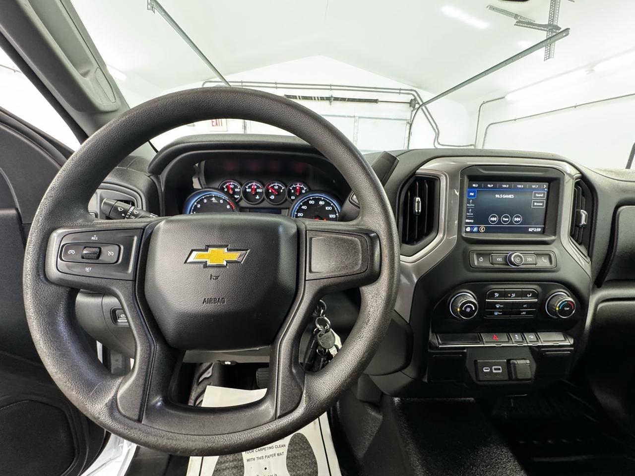 Chevrolet Silverado 2500HD 2WD Reg Cab 142" Work Truck 2022