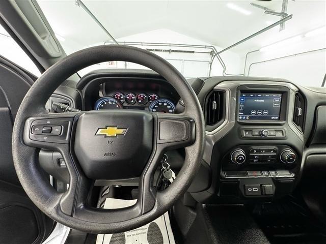 Chevrolet Silverado 2500HD 4WD Reg Cab 142" Work Truck 2022