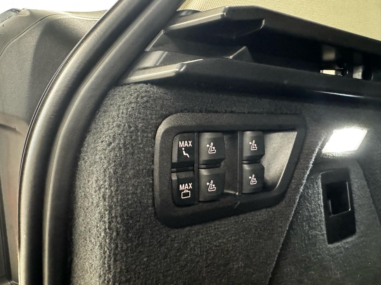 BMW X7 xDrive40i Sports Activity Vehicle 2021