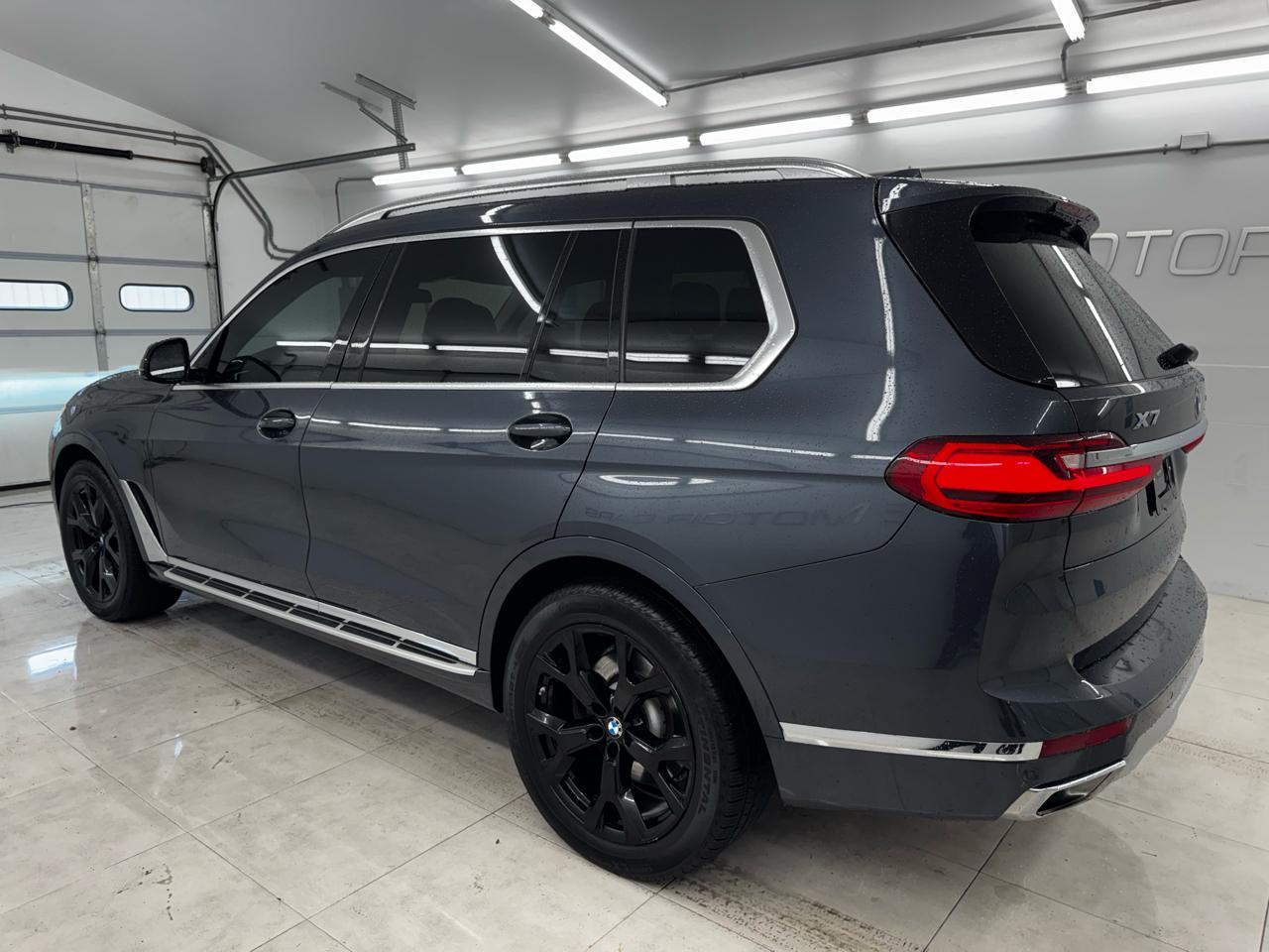 BMW X7 xDrive40i Sports Activity Vehicle 2021