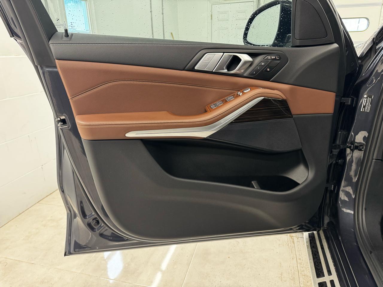 BMW X7 xDrive40i Sports Activity Vehicle 2021