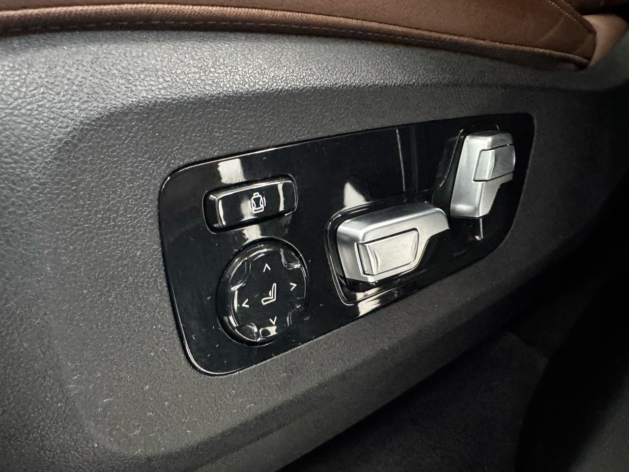 BMW X7 xDrive40i Sports Activity Vehicle 2021