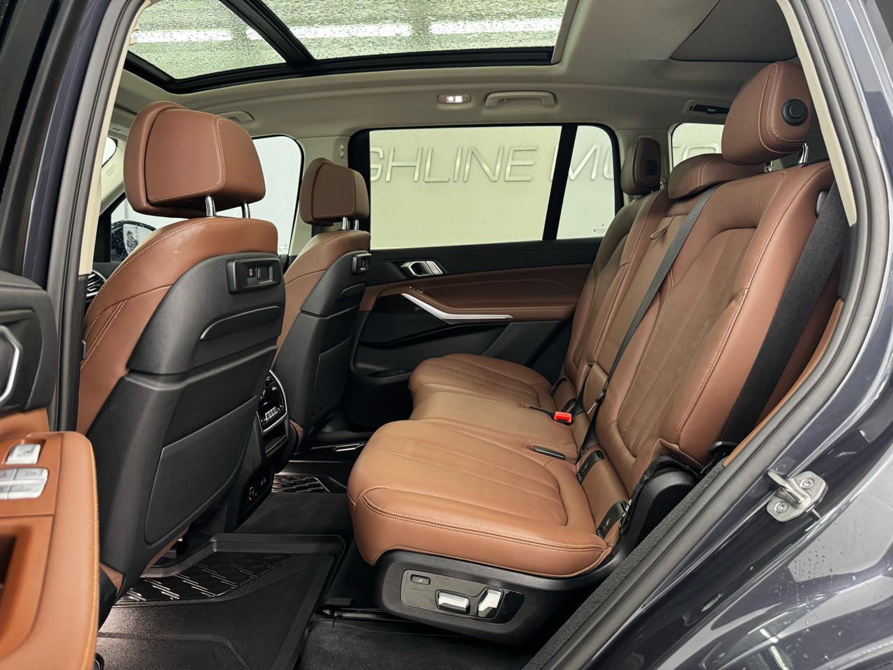 BMW X7 xDrive40i Sports Activity Vehicle 2021