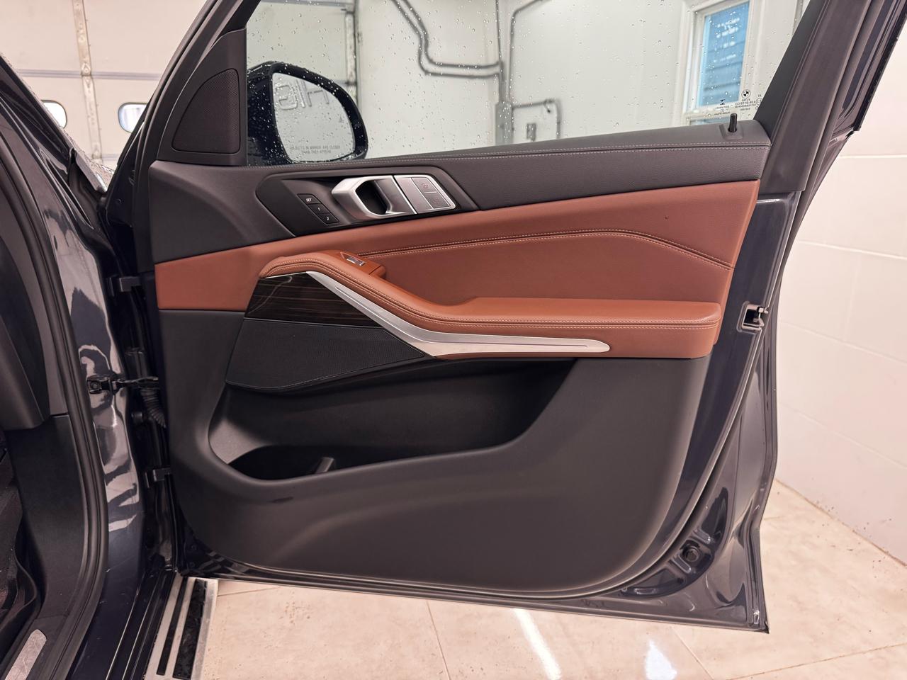 BMW X7 xDrive40i Sports Activity Vehicle 2021