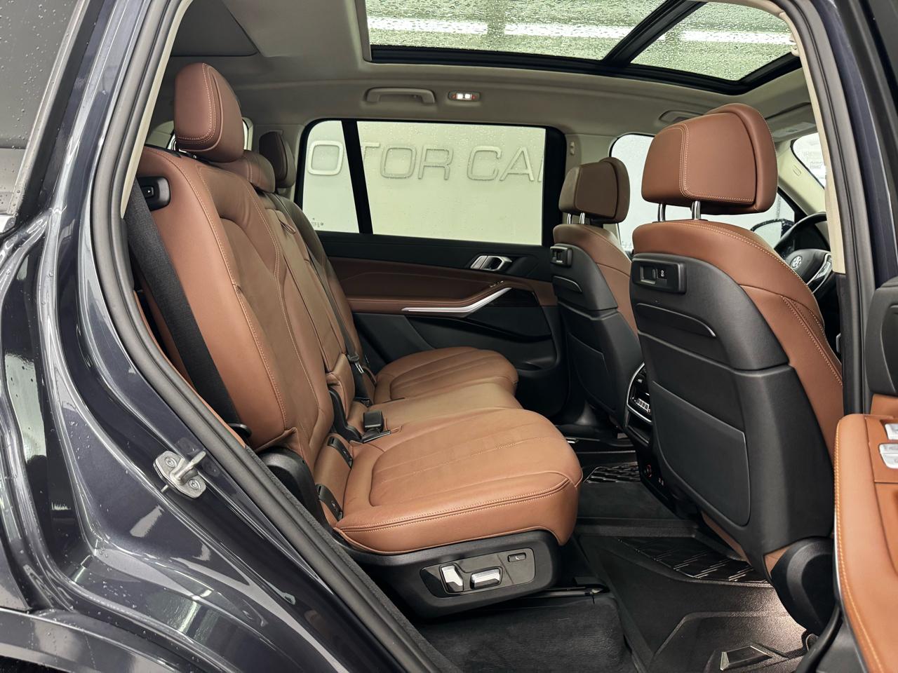 BMW X7 xDrive40i Sports Activity Vehicle 2021