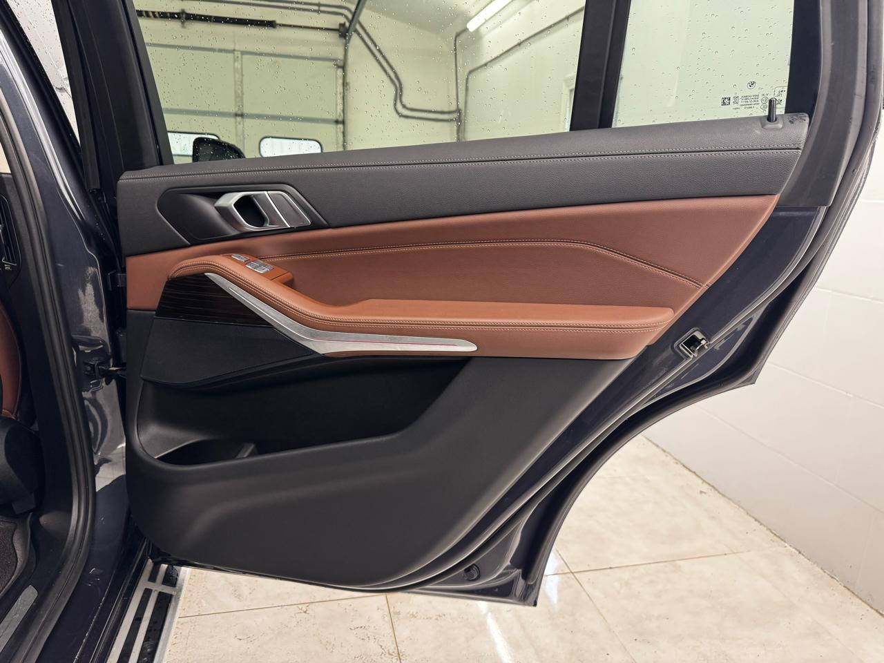 BMW X7 xDrive40i Sports Activity Vehicle 2021