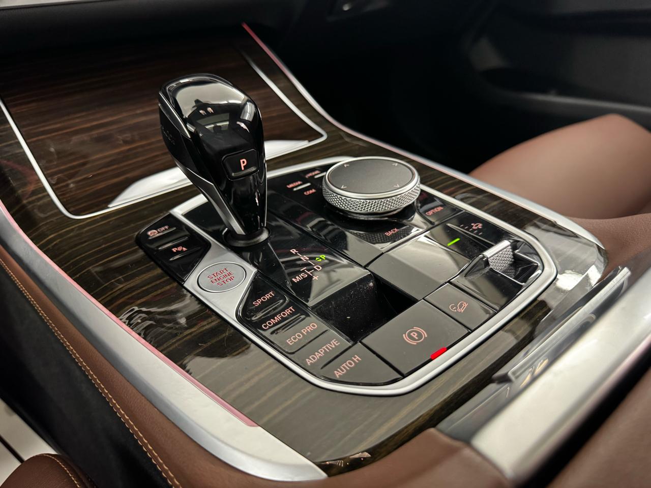 BMW X7 xDrive40i Sports Activity Vehicle 2021