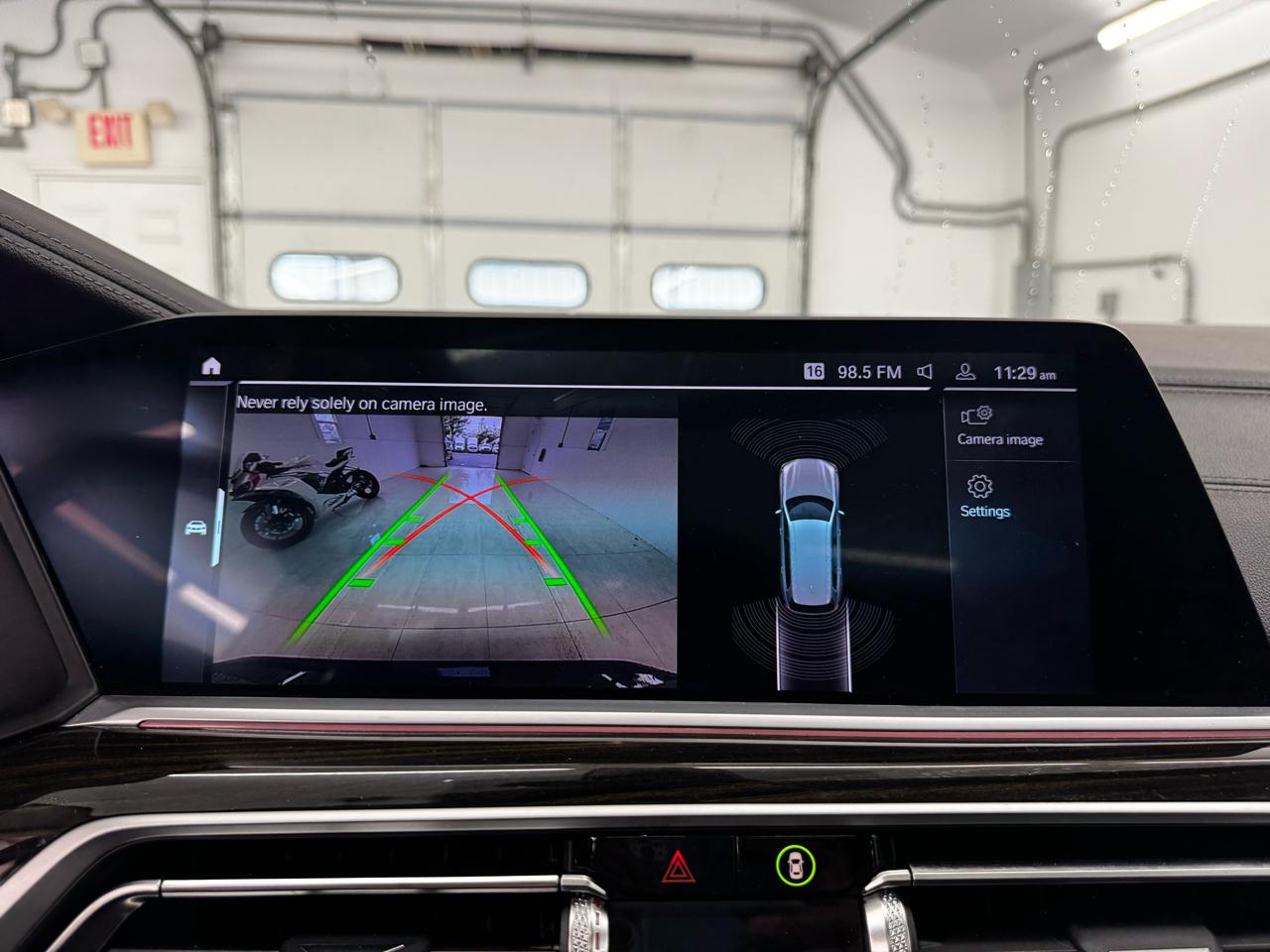 BMW X7 xDrive40i Sports Activity Vehicle 2021