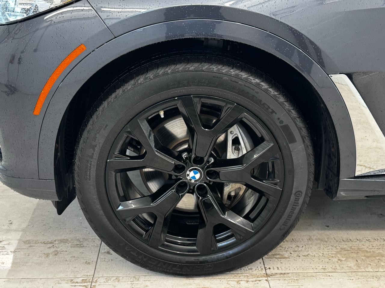 BMW X7 xDrive40i Sports Activity Vehicle 2021