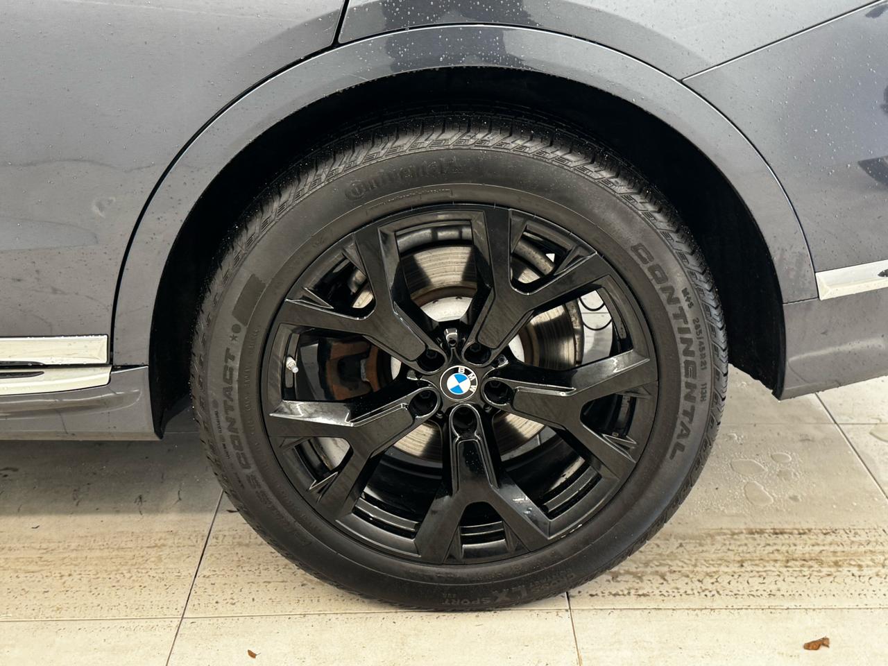 BMW X7 xDrive40i Sports Activity Vehicle 2021