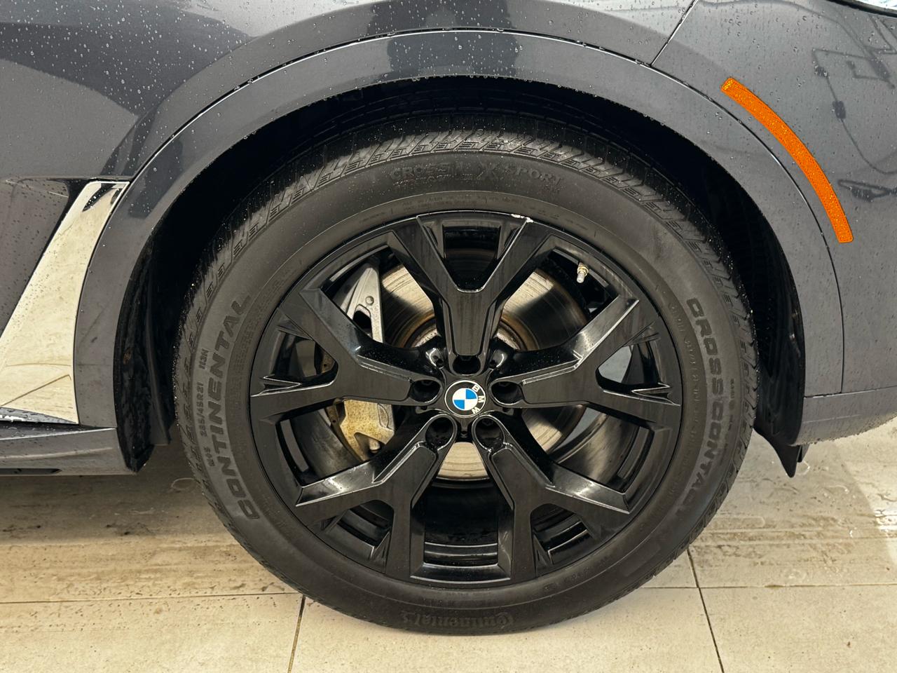 BMW X7 xDrive40i Sports Activity Vehicle 2021