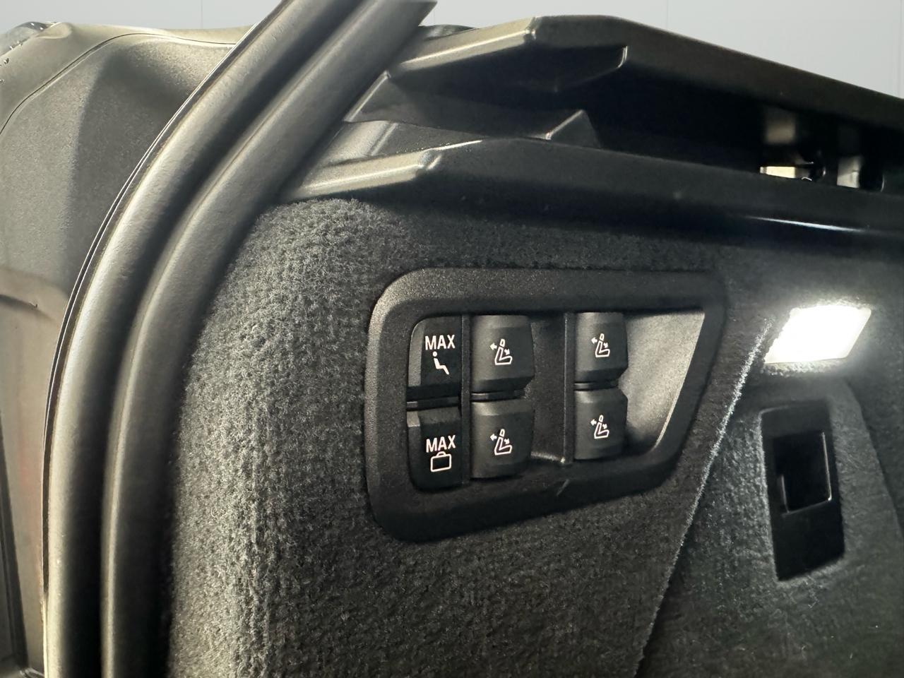 BMW X7 xDrive40i Sports Activity Vehicle 2021