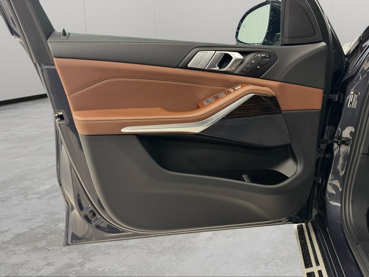 BMW X7 xDrive40i Sports Activity Vehicle 2021