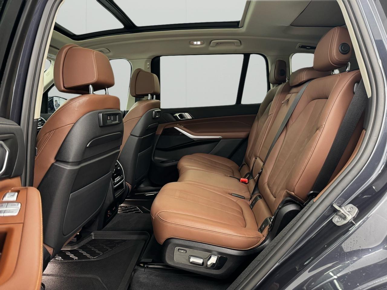 BMW X7 xDrive40i Sports Activity Vehicle 2021