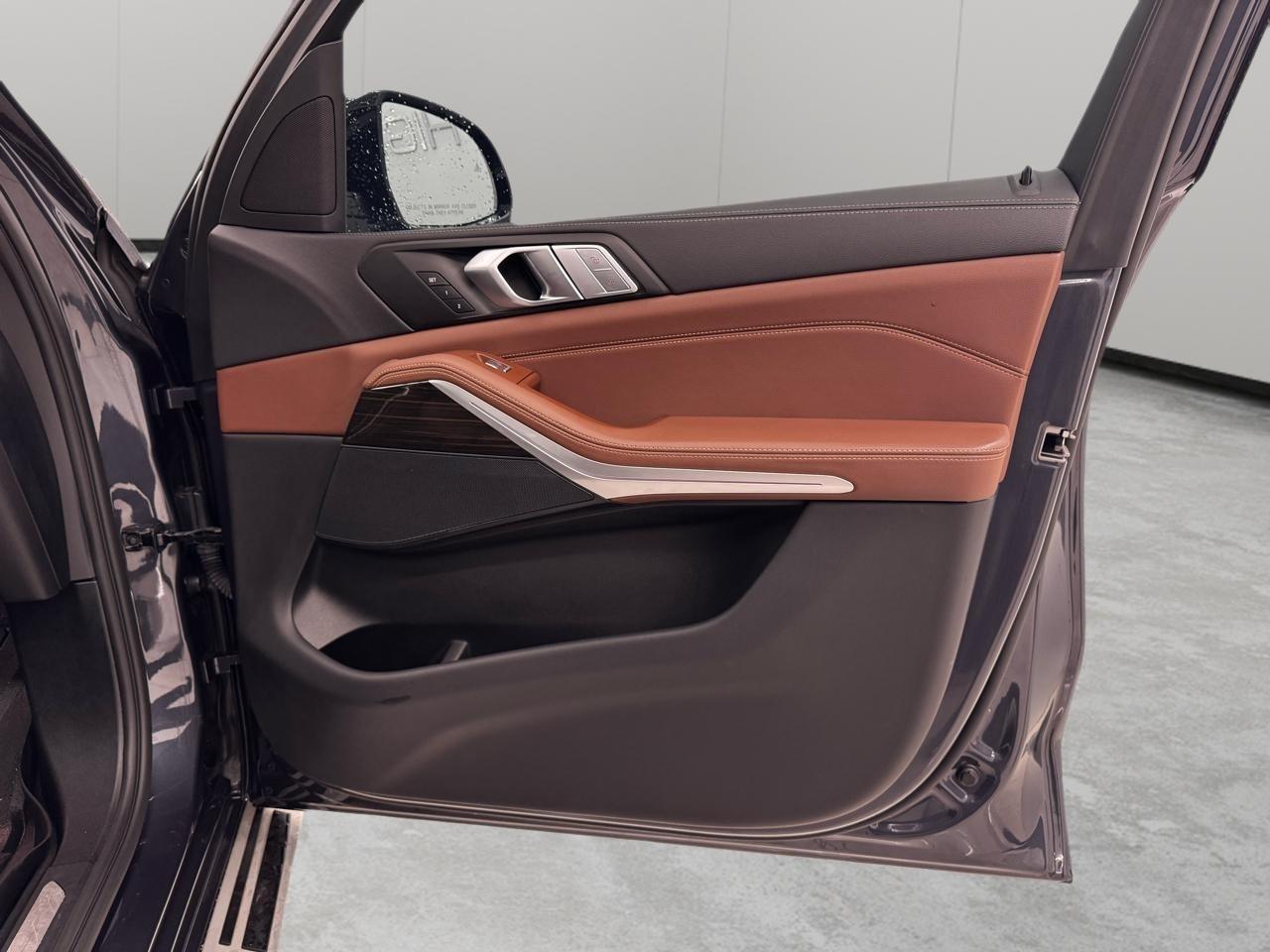 BMW X7 xDrive40i Sports Activity Vehicle 2021
