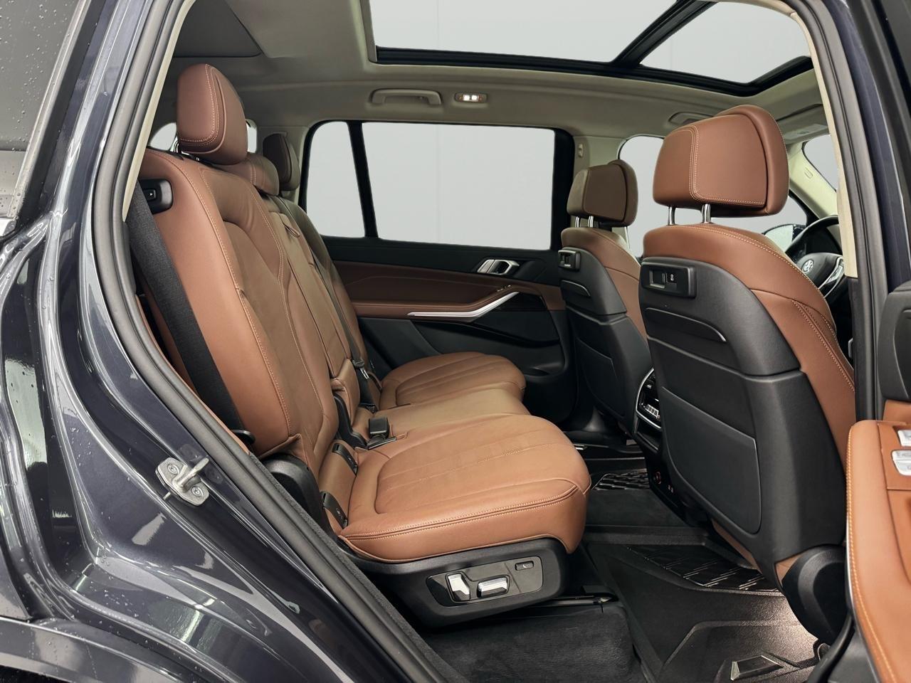 BMW X7 xDrive40i Sports Activity Vehicle 2021