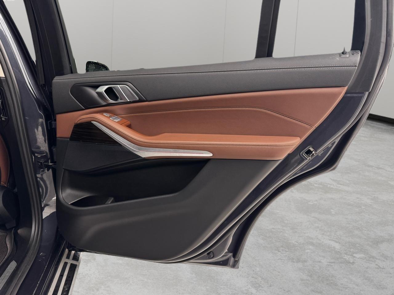 BMW X7 xDrive40i Sports Activity Vehicle 2021