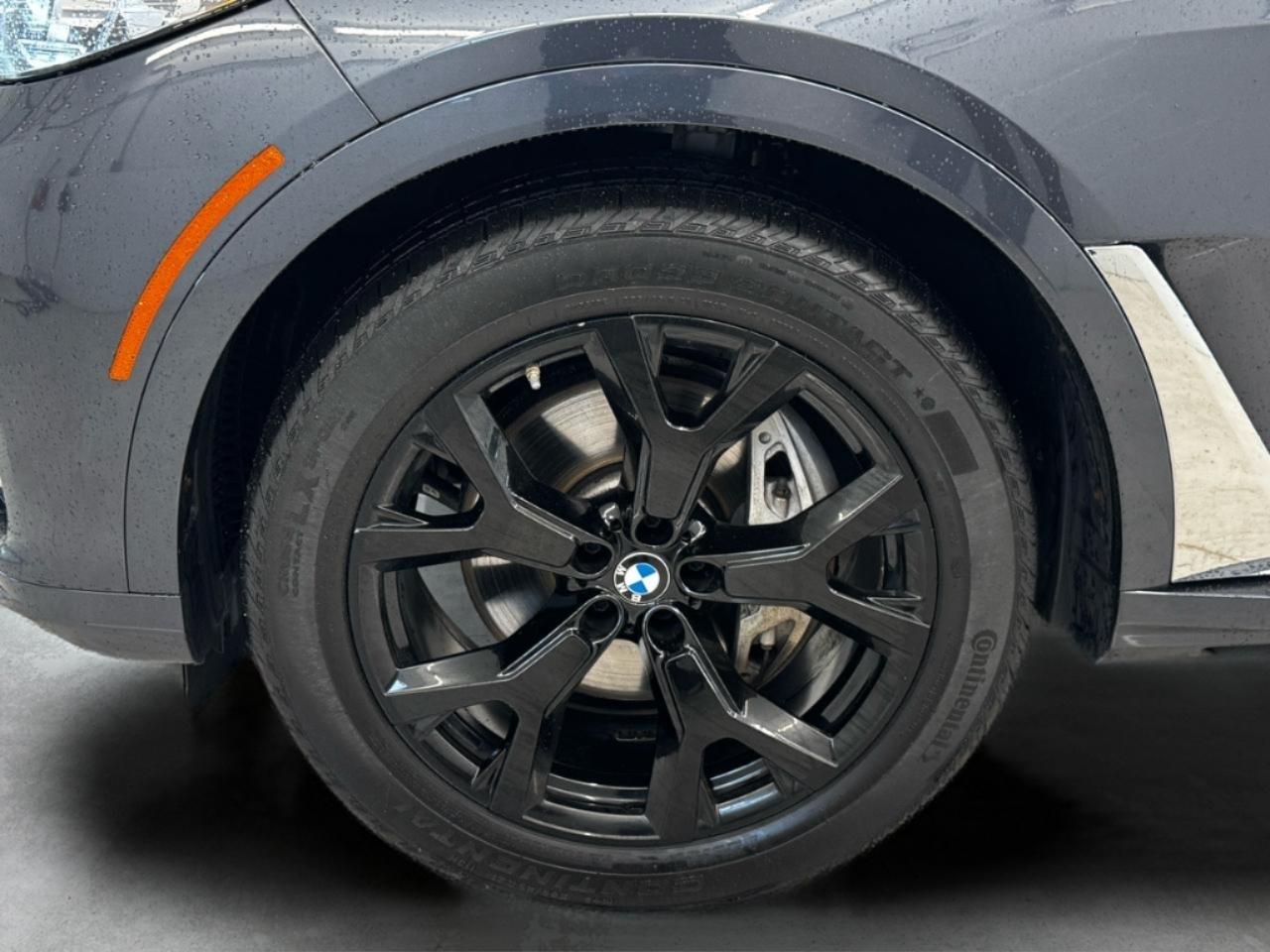 BMW X7 xDrive40i Sports Activity Vehicle 2021