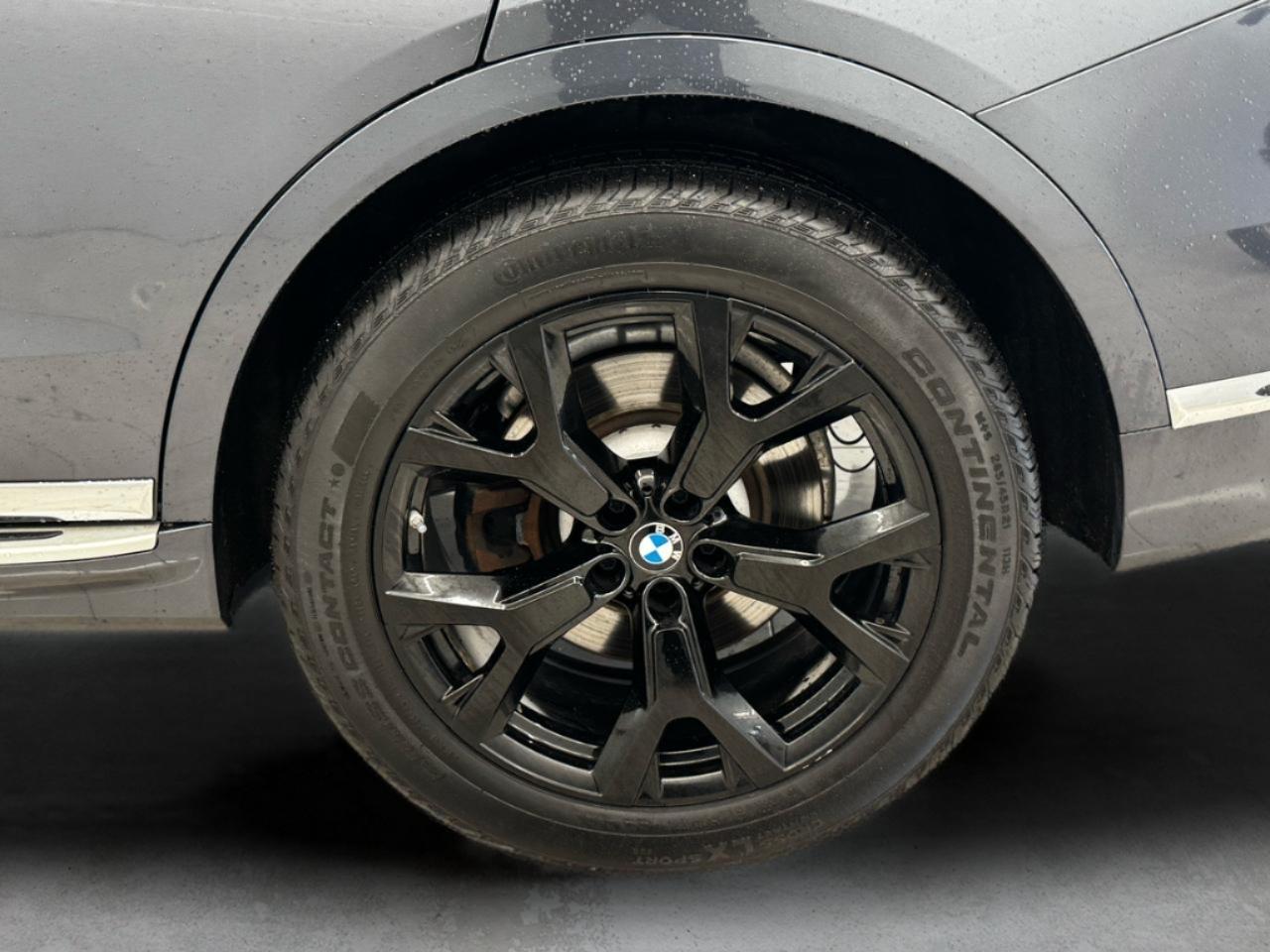 BMW X7 xDrive40i Sports Activity Vehicle 2021