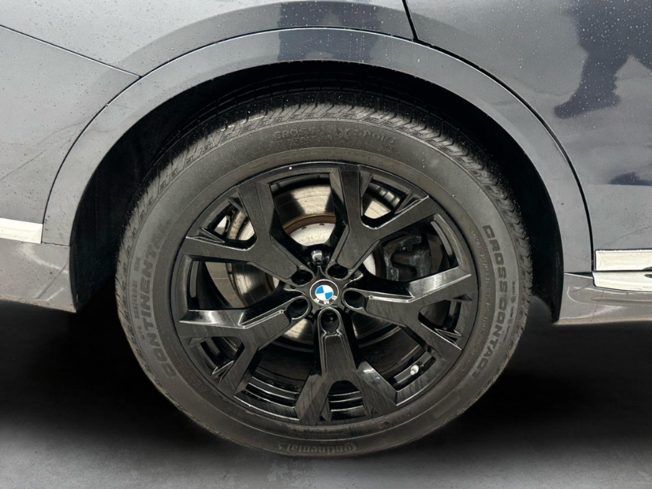 BMW X7 xDrive40i Sports Activity Vehicle 2021