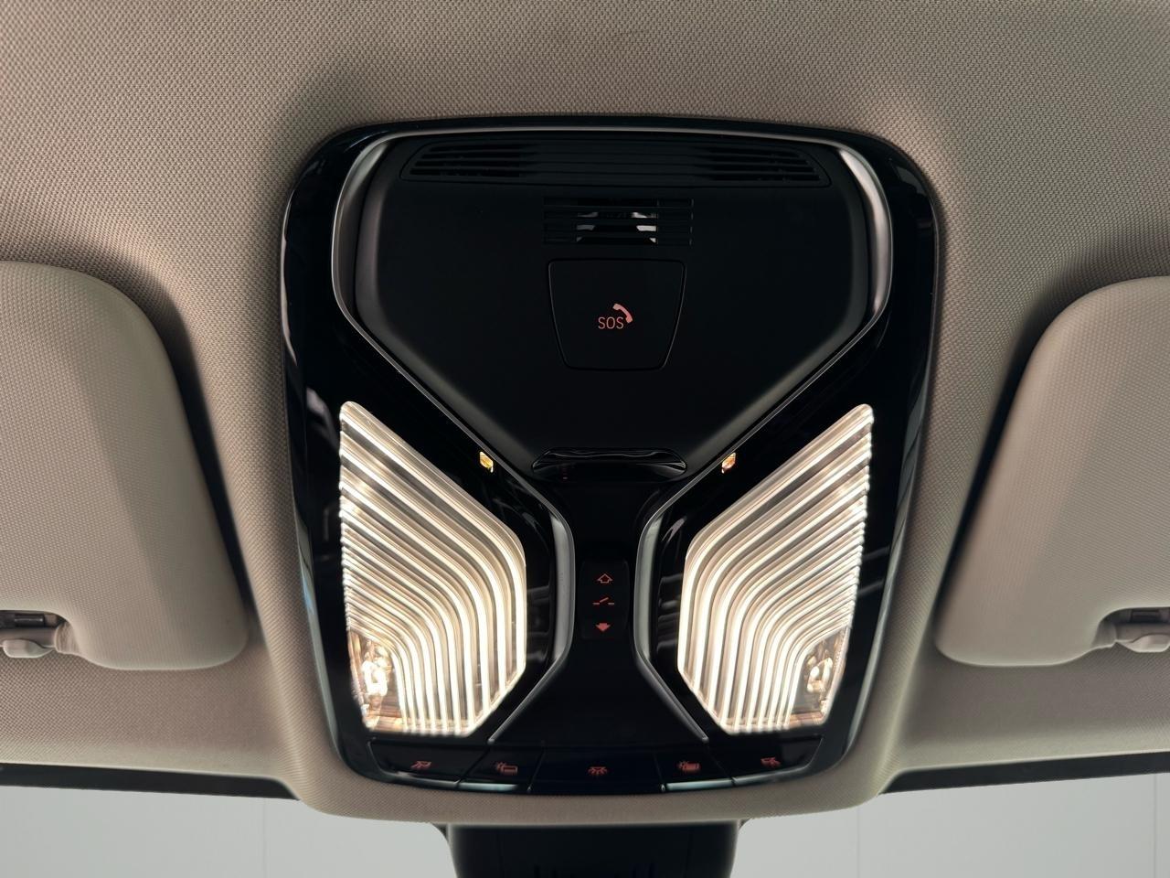 BMW X7 xDrive40i Sports Activity Vehicle 2021